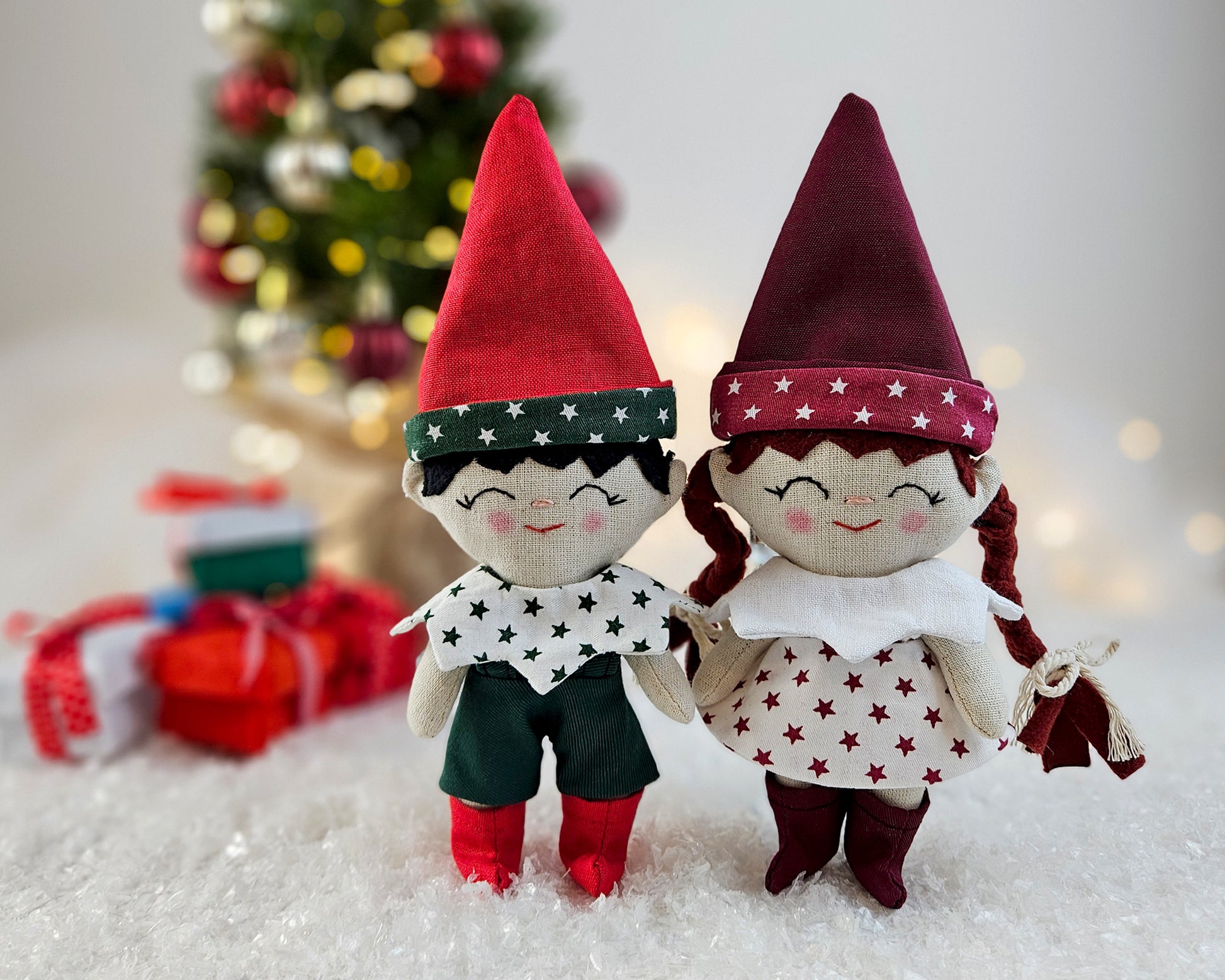 Make your own adorable 5.5” mini elves with our easy-to-follow PDF sewing tutorial!