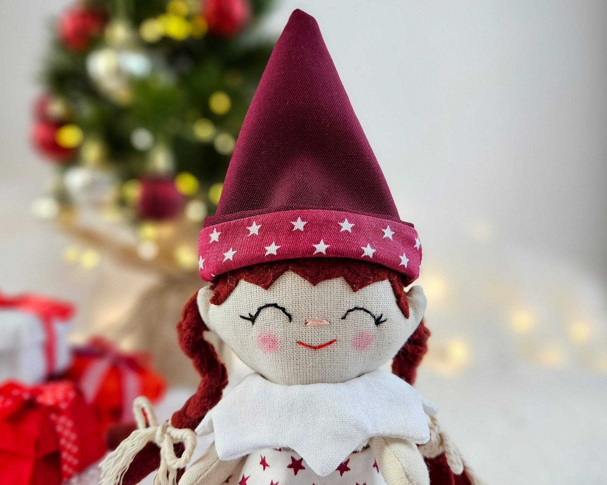 A PDF file containing instructions and patterns for 5.5" Mini Elves, including their charming outfits (dress, pants, collar, hat, and pointed shoes)