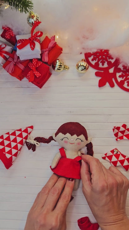 Make your own adorable 5.5” mini elves with our easy-to-follow PDF sewing tutorial!